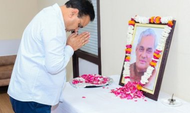 मुख्यमंत्री भजनलाल शर्मा ने भारत रत्न स्व. अटल बिहारी वाजपेयी को श्रद्धांजलि अर्पित की
