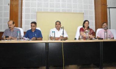 सहयोग की भावना से ही होगा समृद्धि का मार्ग प्रशस्त, नवाचारों को अपनाकर आमजन के प्रति संवेदनशील बनकर करें काम: सहकारिता मंत्री