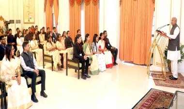 लोक सेवा, वंचितों की सेवा करने का सुअवसर : राज्यपाल पटेल