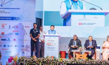 CM Shri Mohan Charan Majhi delivering keynote address at IndiaChem2024 