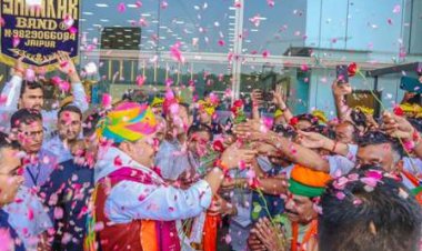 मुख्यमंत्री भजनलाल शर्मा का विदेश यात्रा से लौटने पर जयपुर एयरपोर्ट पर हुआ भव्य स्वागत 