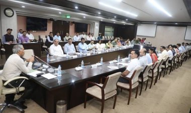 सभी विभागों में ई-ऑफिस प्रणाली लागू हो जाए, यह सुनिश्चित करें : मुख्य सचिव जैन