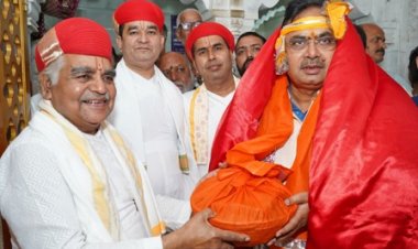 मुख्यमंत्री भजनलाल शर्मा ने श्रीनाथ जी मंदिर में दर्शन कर प्रदेश की खुशहाली एवं सुख-समृद्धि की प्रार्थना की