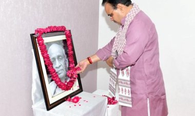 मुख्यमंत्री भजनलाल शर्मा ने सरदार वल्लभ भाई पटेल को पुष्पांजलि अर्पित की