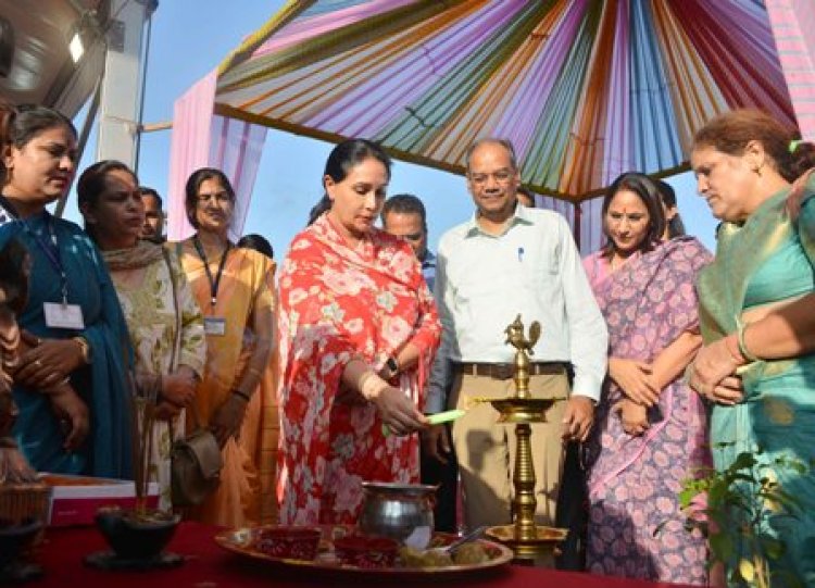 राज्य स्तरीय अमृता हाट का उद्घाटन, उपमुख्यमंत्री दिया कुमारी ने की खरीददारी कर यूपीआई ऑनलाइन भुगतान किया 