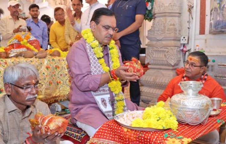 मुख्यमंत्री  भजनलाल शर्मा ने त्रिपुरा सुंदरी मंदिर में की पूजा-अर्चना