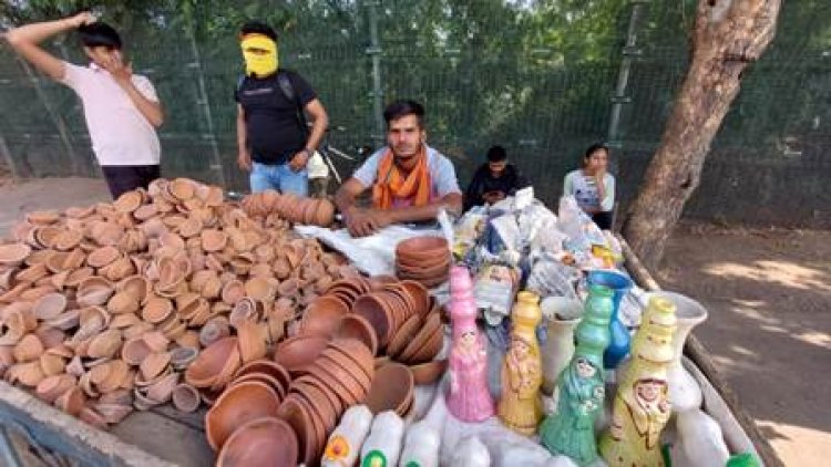 राजेश्वरी बोलीं इस बार दीपावली की सारी कमाई हमारे घर पहुँचेगी…