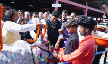 गोवर्धन पूजा हमें प्रकृति से जोड़ती है, गौ-माता में सभी देवताओं का वास : खाद्य मंत्री राजपूत