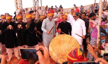 श्री पुष्कर मेला-2024, ध्वजारोहण के साथ पुष्कर मेले का हुआ शुभारम्भ