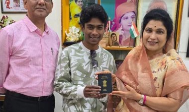 राज्यमंत्री गौर ने आवश्यक दस्तावेज सौप सिद्धम को किया जापान रवाना