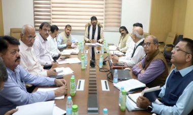 दूध का अधिक संग्रहण करें और किसानों को अधिक लाभ दें: मंत्री पटेल