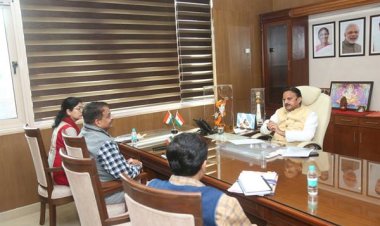 स्वास्थ्य सेवाओं को प्रभावी और जन-सुलभ बनाने समय-सीमा में पूर्ण करें कार्य: उप मुख्यमंत्री शुक्ल