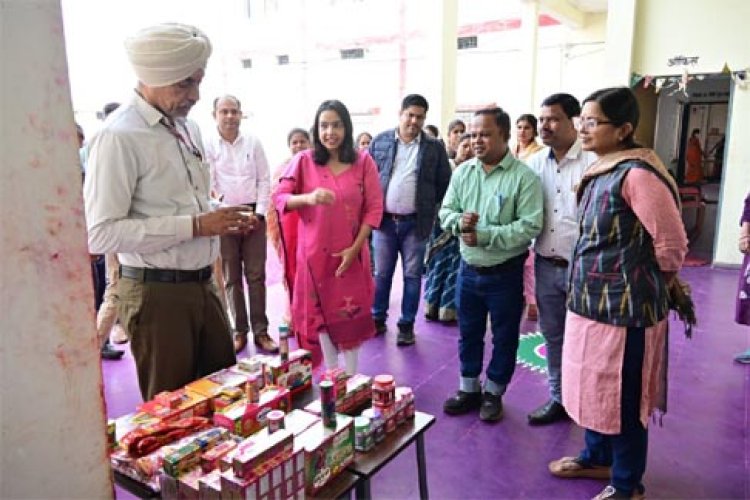 भारत सरकार के अतिरिक्त सचिव चरणजीत सिंह ने राजनांदगांव जिले में बिहान के कार्यों का किया अवलोकन