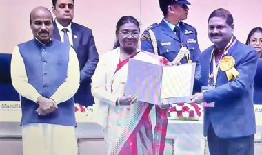 राष्ट्रपति मुर्मु ने मध्यप्रदेश के डॉ. शर्मा को राष्ट्रीय दिव्यांगजन सशक्तिकरण पुरस्कार से किया सम्मानित