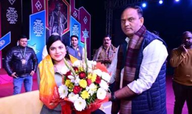 भोजपाल महोत्सव मेला: कवि सम्मेलन में किसी ने जोश भरा तो किसी ने जमकर गुदगुदाया 