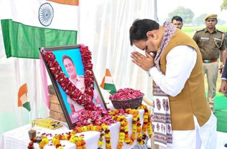 मुख्यमंत्री का नीमराना दौरा, मुख्यमंत्री भजनलाल शर्मा ने सहायक उपनिरीक्षक स्व. सुरेन्द्र सिंह ओला को दी श्रद्धांजलि