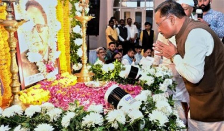 मुख्यमंत्री ने स्वर्गीय बृजेंद्र प्रसाद श्रीवास्तव को दी श्रद्धांजलि