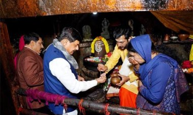 मुख्यमंत्री डॉ. यादव ने चौरागढ़ में बड़े महादेव के दर्शन किए