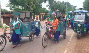 स्वच्छ भारत मिशन : स्वच्छता दीदीयां स्वच्छता के लिए लोगों को कर रही प्रेरित