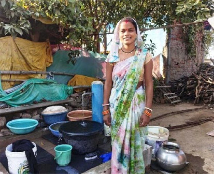 विशेष पिछड़ी जनजाति कमार बाहुल्य गांव अवराई में घर-घर पहुंचा नल से स्वच्छ जल