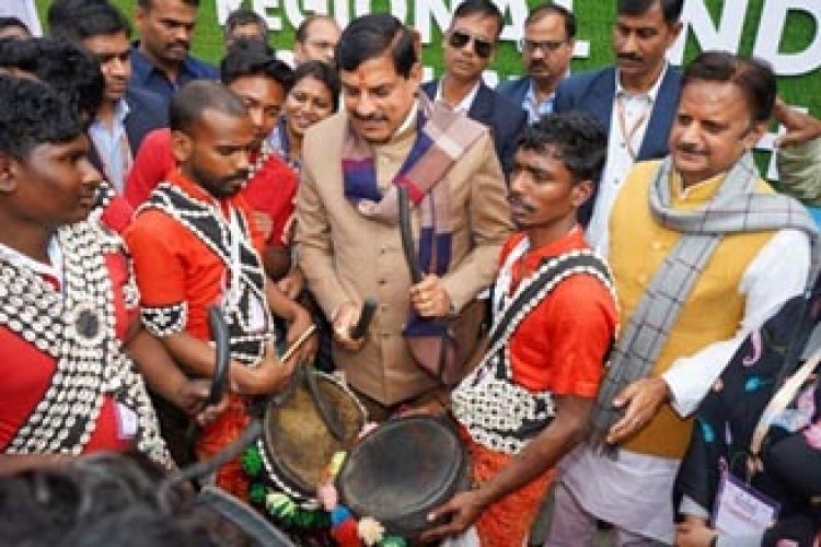 रीजनल इंडस्ट्री कॉन्क्लेव शहडोल में पहुंची उमरिया जिले की स्व-सहायता समूह की महिलाएं