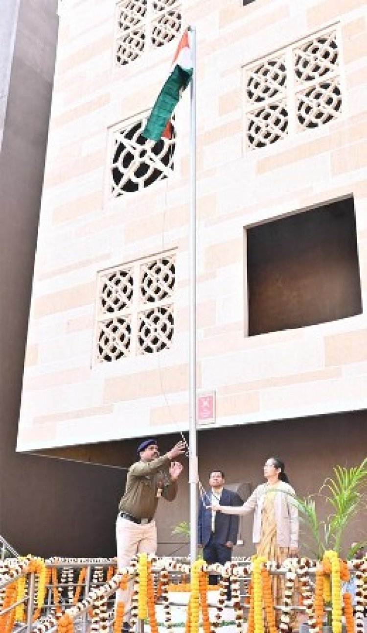 गणतंत्र दिवस पर मंत्रालय में फहराया गया राष्ट्रीय ध्वज