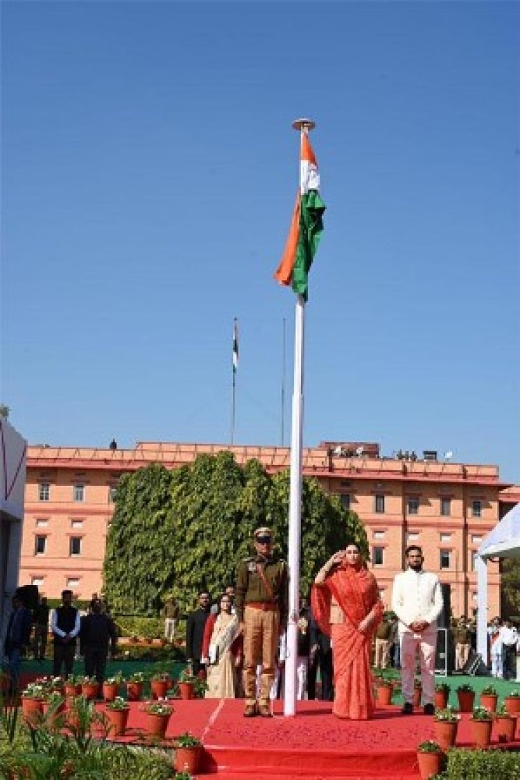 उपमुख्यमंत्री दिया कुमारी ने सचिवालय में राष्ट्रीय ध्वज फहराया