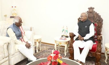 राज्यपाल पटेल से हरियाणा के राज्यपाल बंडारू दत्तात्रेय ने की सौजन्य भेंट