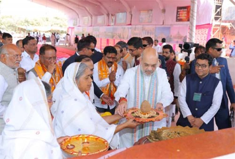 आचार्य विद्यासागर जी महाराज के ‘प्रथम समाधि स्मृति महोत्सव’ और 1008 सिद्धचक्र विधान विश्व शांति महायज्ञ में शामिल हुए: अमित शाह 