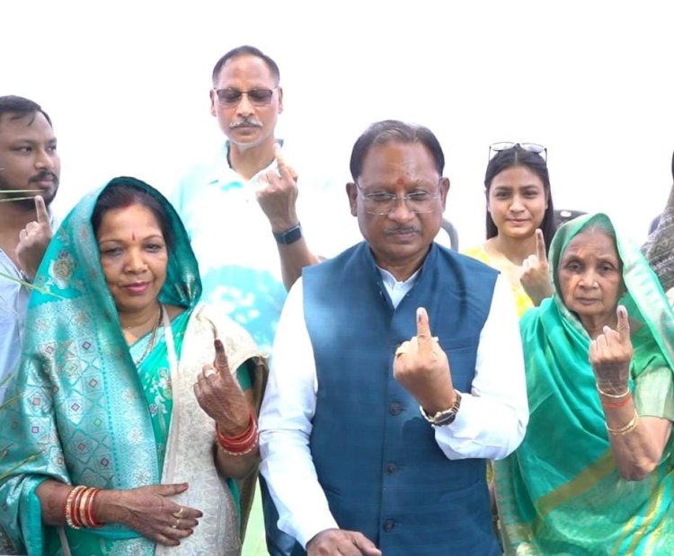 CM साय ने पंचायत चुनाव के तीसरे चरण में किया मतदान