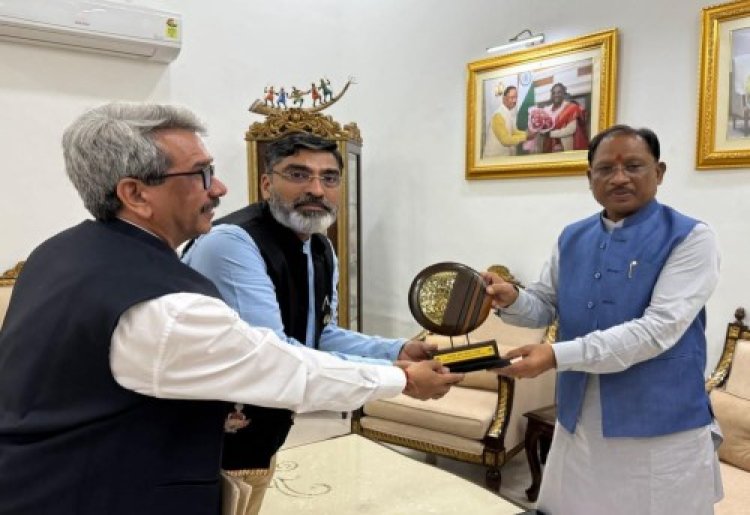 सीएम साय से मिले IIM रायपुर के निदेशक, पब्लिक लीडरशिप प्रोग्राम में शामिल होने का आमंत्रण