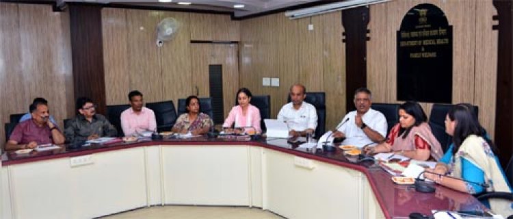 चिकित्सा मंत्री ने विभागीय योजनाओं एवं गतिविधियों की समीक्षा की