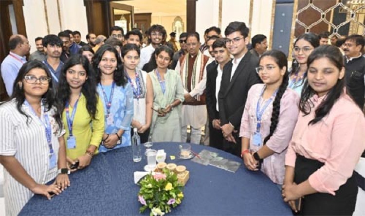 मुख्यमंत्री विष्णु देव साय ने युवाओं के साथ किया आत्मीय संवाद