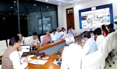 अधिकारी अलर्ट मोड पर रहें, नागरिक सेवाओं को करें सुनिश्चित : मुख्यमंत्री डॉ. यादव