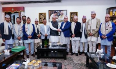 मुख्यमंत्री पुष्कर सिंह धामी से मुख्यमंत्री आवास में नेपाल के सुदूर पश्चिम प्रांत के मुख्यमंत्री कमल बहादुर शाह के नेतृत्व में प्रतिनिधिमंडल ने भेंट की