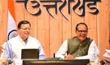 केन्द्रीय कृषि मंत्री ने CM पुष्कर सिंह धामी के साथ CM आवास में कृषि एवं ग्रामीण विकास विभाग की केन्द्रीय योजनाओं की समीक्षा की