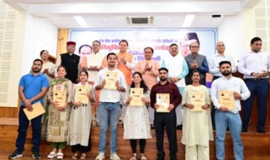 मुख्यमंत्री पुष्कर सिंह धामी ने विभिन्न पदों पर नियुक्त 139 अभ्यर्थियों को नियुक्ति पत्र वितरित किए