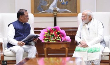 PM मोदी ने डेडियापाड़ा में जनजातीय गौरव दिवस पर अपने संबोधन में छत्तीसगढ़ के मुख्यमंत्री विष्णु देव साय की सराहना की