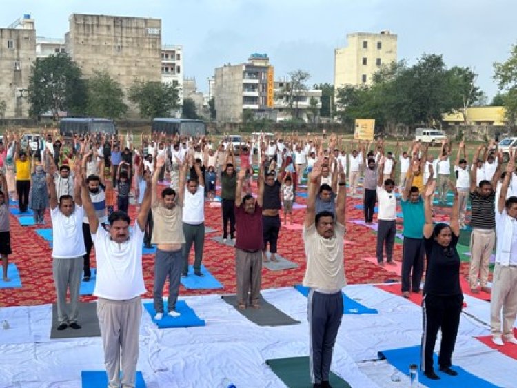 11 वां अंतर्राष्ट्रीय योग दिवस, जिला प्रभारी मंत्री विजय सिंह के मुख्य आतिथ्य में आयोजित हुआ जिला स्तरीय योग कार्यक्रम