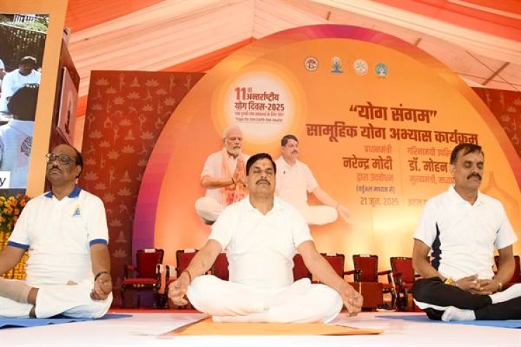 योग का अर्थ है जोड़ना और मैं से हम की यात्रा ही योग का आधार है: प्रधानमंत्री मोदी