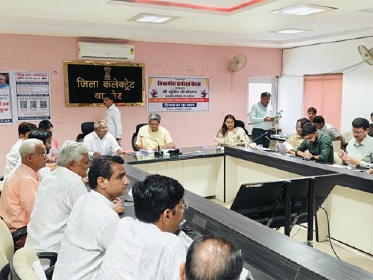खाद्य एवं नागरिक आपूर्ति मंत्री ने बाड़मेर में ली विभागीय समीक्षा बैठक