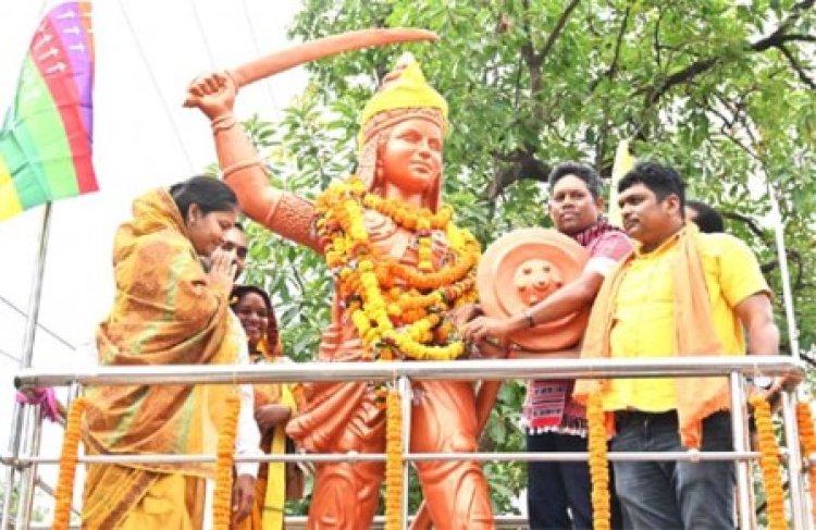 वीरांगना रानी दुर्गावती शहादत दिवस पर मंत्री लक्ष्मी राजवाड़े ने की अर्पित पुष्पांजलि