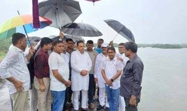 संसदीय कार्य मंत्री ने जोधपुर में दुन्दाड़ा ग्राम पंचायत एवं सामुदायिक स्वास्थ्य केन्द्र का किया निरीक्षण