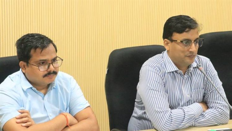 लंबित आवेदनो व अभियानो के कलेक्टर अंशुल गुप्ता ने क्रियान्वयन की समीक्षा