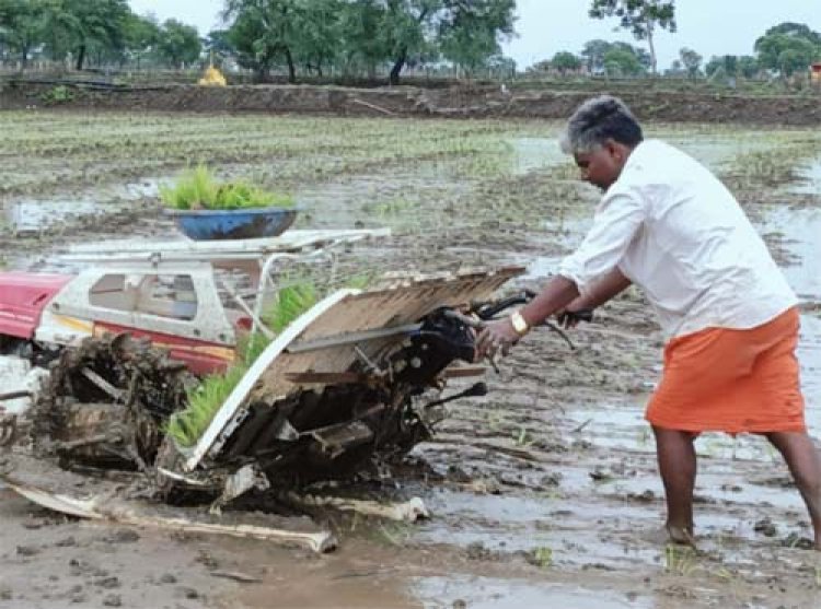 खेती में तकनीकी नवाचार से समृद्धि की ओर बढ़ते नवागढ़ के किसान - संतोष साहू बन रहे प्रेरणा स्रोत