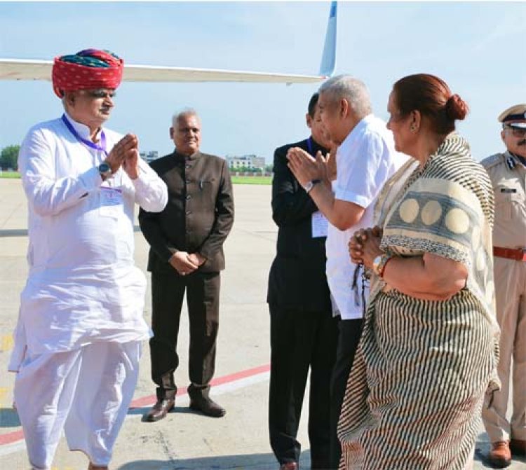 उपराष्ट्रपति जगदीप धनखड़ को यूडीएच मंत्री झाबर सिंह खर्रा ने जयपुर से प्रस्थान पर दी विदाई