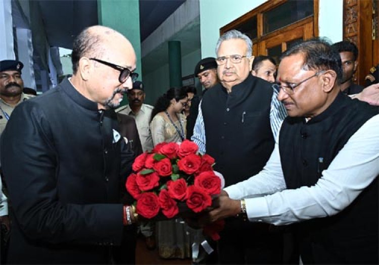 मुख्यमंत्री साय ने राज्यपाल डेका का विधानसभा परिसर में किया आत्मीय स्वागत