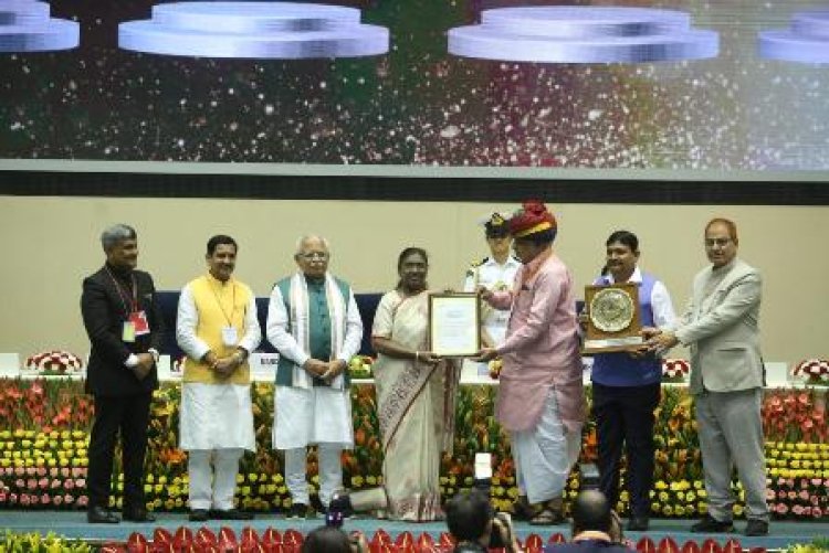 स्वच्छ सर्वेक्षण-2024 पुरस्कार: राष्ट्रपति ने आदिवासी बहुल डूंगरपुर जिले को किया राष्ट्रीय पुरस्कार से सम्मानित