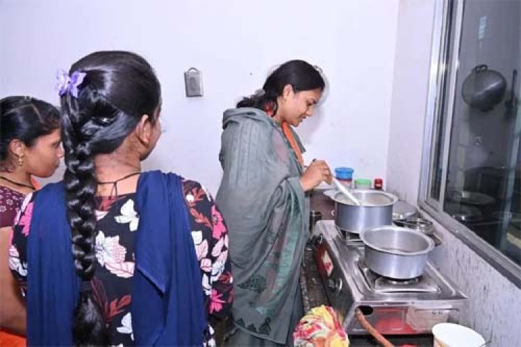 महिला बाल विकास मंत्री ने बीजापुर में बच्चों, महिलाओं और दिव्यांगों के लिए संचालित सेवाओं का किया निरीक्षण