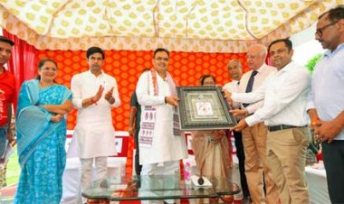 मुख्यमंत्री भजनलाल शर्मा ने अखिल भारतीय तेरापंथ युवक परिषद् द्वारा आयोजित ब्लड डोनेशन ड्राइव में की शिरकत आमजन से रक्तदान करने और स्वदेशी अपनाने का किया आह्वान